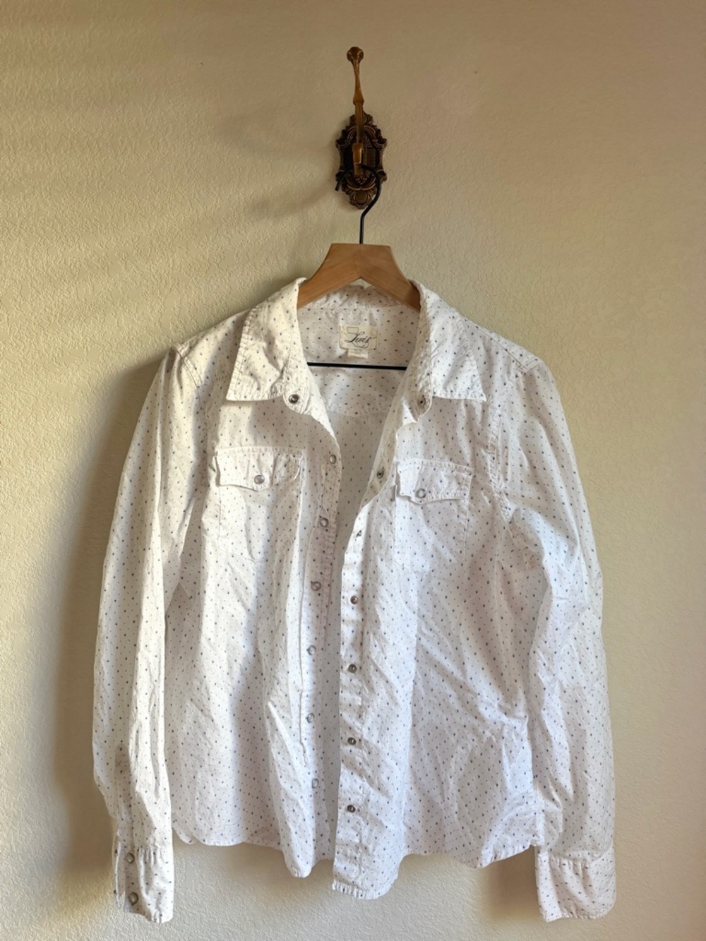 Levi's White Button-Down Shirt with Subtle Dot Print